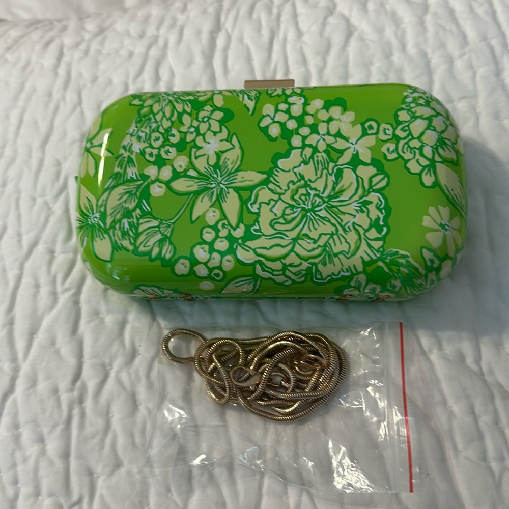 NWOT Lilly hard-sided clutch